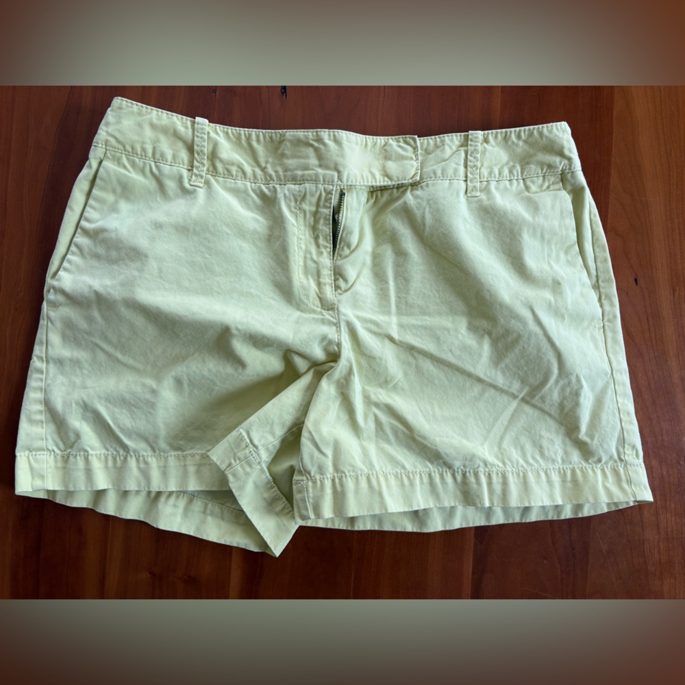 LOFT Citrine size 6 Chino Shorts